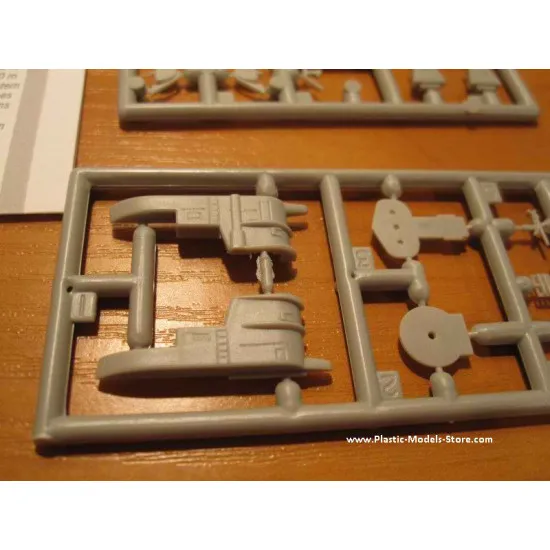 U-673 type VIIC/T2 Turm II German Submarine WWII 1/400 Mirage 40412 U-673 type VIIC/T2 Turm II German Submarine WWII 1/400 Mirage 40412