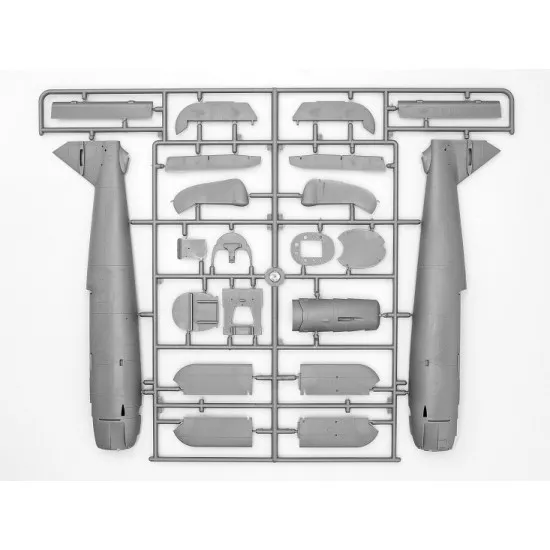 ICM DS4801 - 1/48 - Luftwaffe airfield WWII, Bf 109F-4, Hs 126B scale model kit