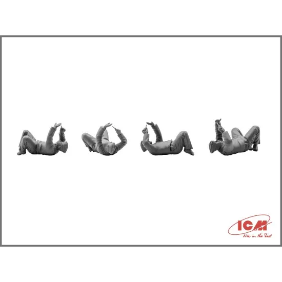 ICM DS4801 - 1/48 - Luftwaffe airfield WWII, Bf 109F-4, Hs 126B scale model kit