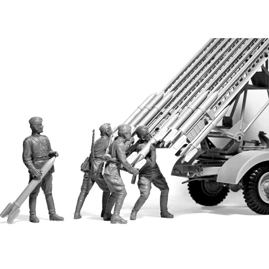ICM 35648 - 1/35 - WWII Soviet BM-13-16 MLRS Vehicle Crew