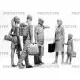 ICM 35905 - 1/35 Chernobyl5 Evacuation (4 adults, 1 child and luggage) model