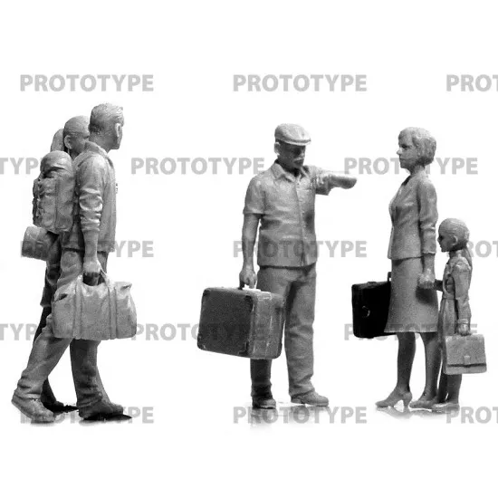 ICM 35905 - 1/35 Chernobyl5 Evacuation (4 adults, 1 child and luggage) model