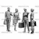 ICM 35905 - 1/35 Chernobyl5 Evacuation (4 adults, 1 child and luggage) model