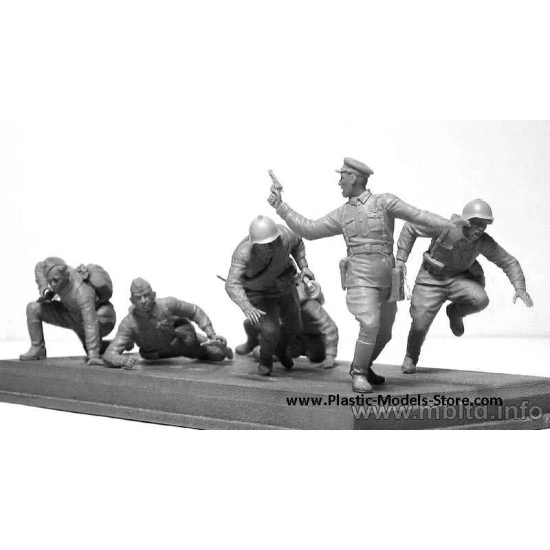 Counterattack, Soviet Infantry, Summer 1941 WWII 1/35 Master Box 3563