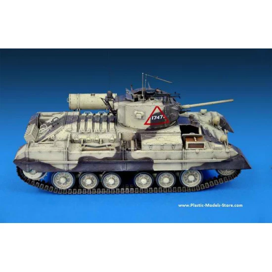 BRITISH INFANTRY TANK Mk.III VALENTINE II w/CREW 1/35 Miniart 35096