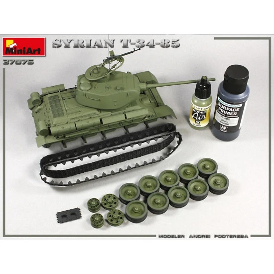 Miniart 37075 - 1/35 scale SYRIAN T-34/85 plastic model kit WWII Miniatures