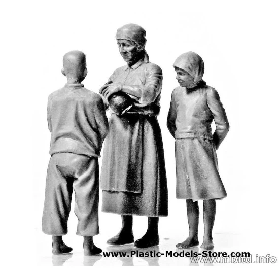 Citizentry. Citizens. Civilians East European WWII 1/35 Master Box 3588