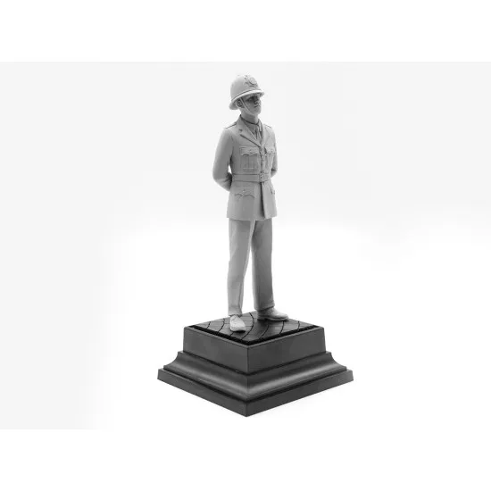 ICM 16011 - 1/16 - British Policeman scale plastic model kit