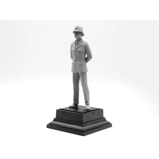 ICM 16011 - 1/16 - British Policeman scale plastic model kit