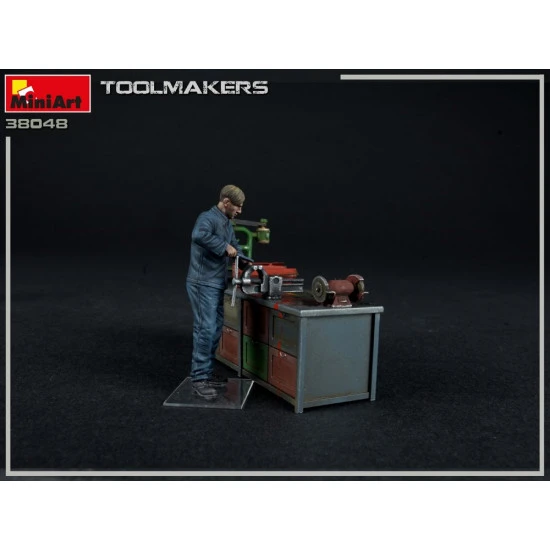 Miniart 38048 - 1/35 Toolmakers scale plastic model kit