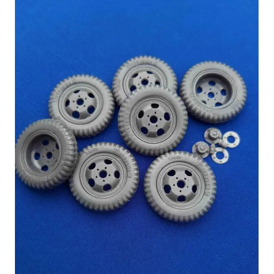 Dnepro Model 35148 - 1/35 1935-1941 Ford Military trucks Wheels 7.5x20 Firestone