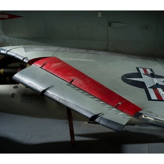 CAT4 R48053 - 1/48 A-4 Skyhawk. Wing slats bay correction (for Hasegawa) scale