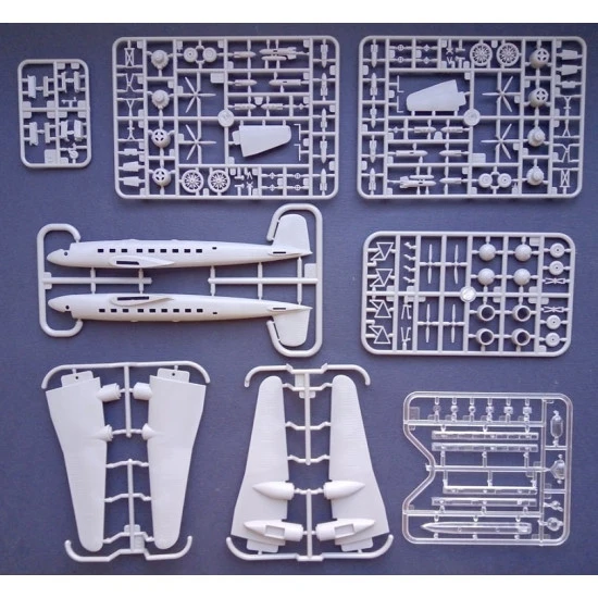Roden 343 - 1/144 - Focke-Wulf F200V3/A-09 Condor Immelman III model aircraft