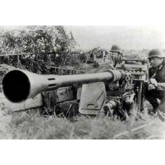 ACE 72570 - 1/72 - 3,7cm Flak 36 AA gun with Sd.Ah.52 trailer plastic model kit