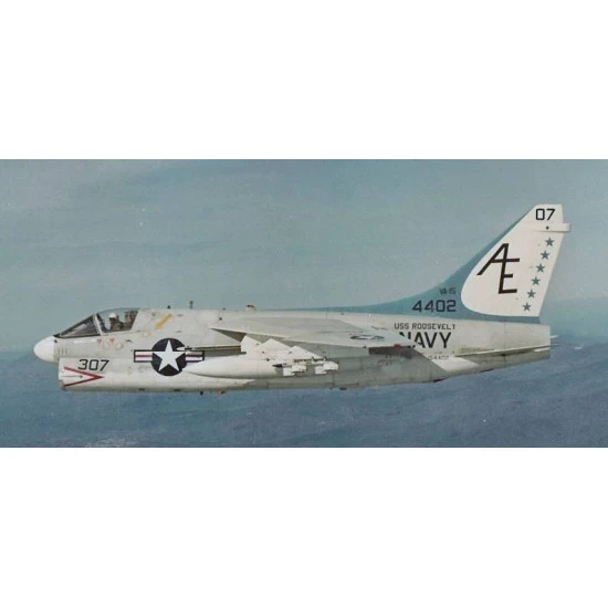 CAT4 R48056 - 1/48 - A-7 A/B Corsair II tail ECM for scale model aircraft