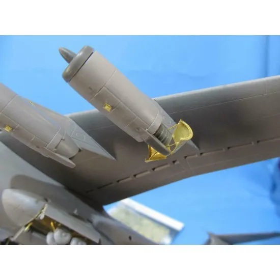 Metallic Details MDR14414 - 1/144 - Detailing set for C-141. Engines (Roden)