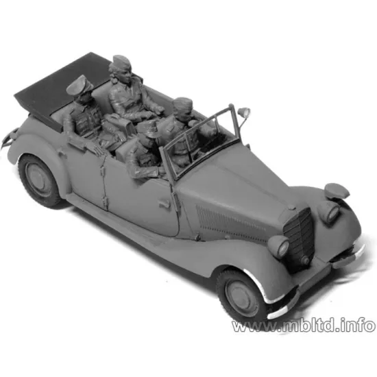 Us Stock Fraulein, What Are You Doing Today German Military Men 5 Fig 1/35 Master Box 3570