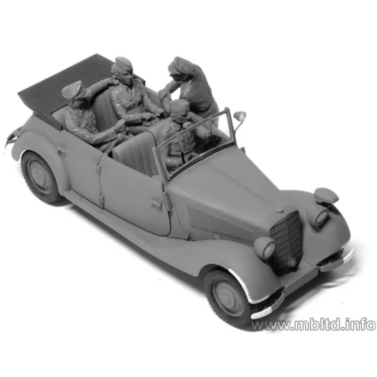 Us Stock Fraulein, What Are You Doing Today German Military Men 5 Fig 1/35 Master Box 3570