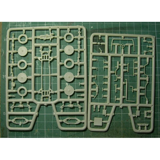 Military Wheels 7268 - 1/72 - Tacam Self-propelled Gun Plastic Model Kit