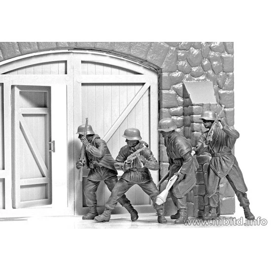 German Infantry. Western Europe. 1944-1945 4 fig WWII 1/35 Master Box 3584