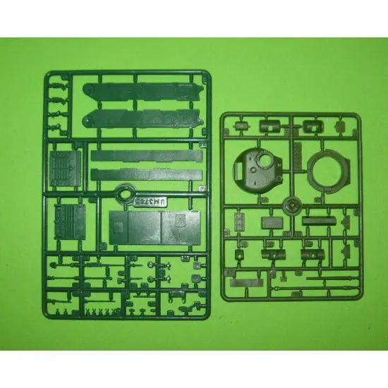 Unimodel 383 - 1/72 Sherman IC tank WW II Scale Plastic Model kit