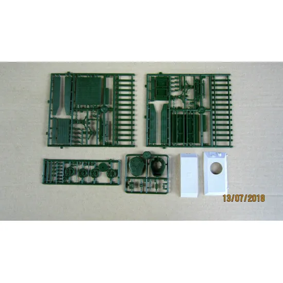 UMT 674 - 1/72 Tank Destroyer armored railway platform model kit