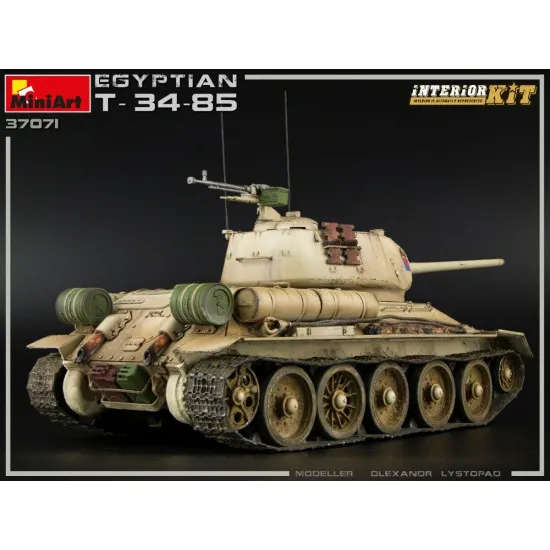 Miniart 37071 - 1/35 Egyptian tank T-34/85 with interior scale model kit