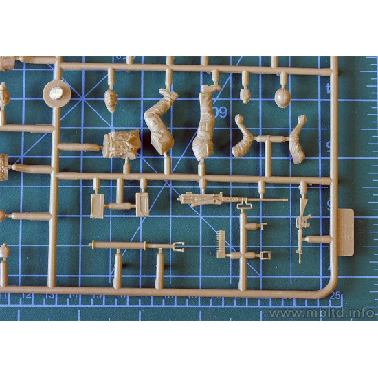 Charlie on the left Vietnam war kit series 5 figures 1/35 Master Box 35105