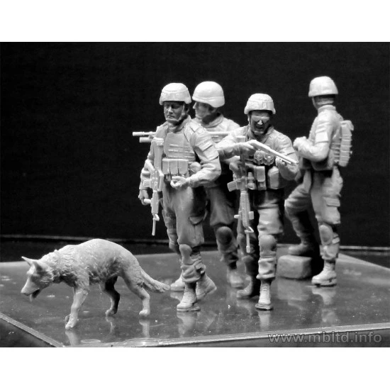 Modern US infantrymen. Cordon and Search 4 figures 1/35 Master Box 35154