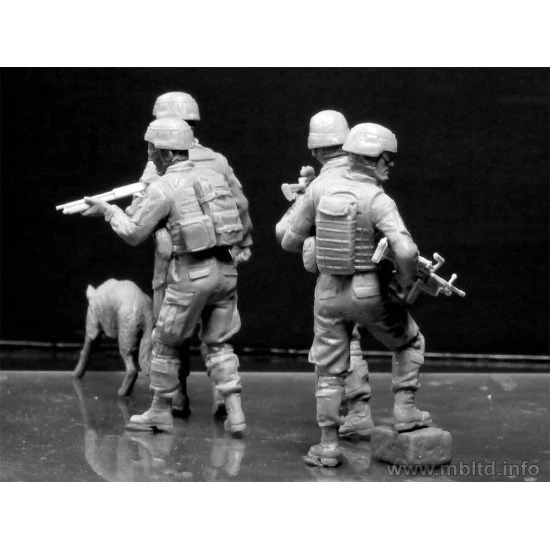 Modern US infantrymen. Cordon and Search 4 figures 1/35 Master Box 35154