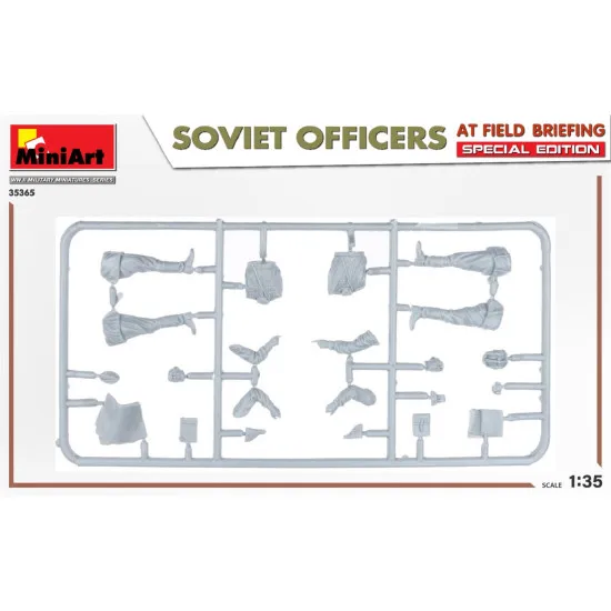 Miniart 35365 - 1/35 Soviet officers at a field briefing. (Special issue) model