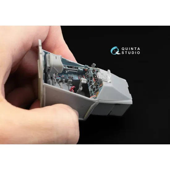 Quinta QD32001 - 1/32 3D-Printed & coloured interior for Su-25 (Trumpeter kit)