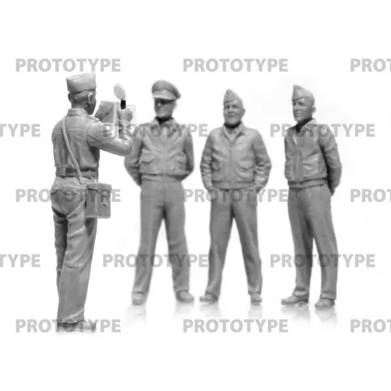 ICM 32116 - 1/32 Photo to remember USAAF Pilots (1944-1945) model kit