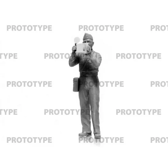 ICM 32116 - 1/32 Photo to remember USAAF Pilots (1944-1945) model kit