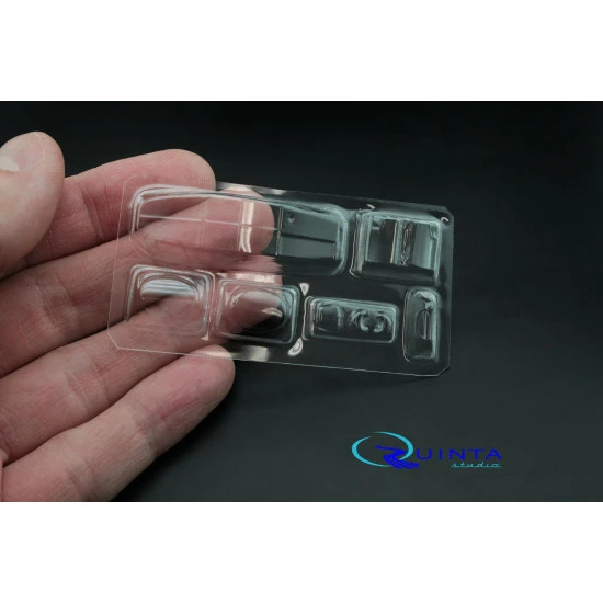 Quinta studio's QC48011 - 1/48 Vacuformed clear canopy for Pe-2 (Zvezda kits)