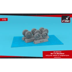 Armory AW72359 - 1/72 SR-71A Blackbird early type wheels w/ weighted tires