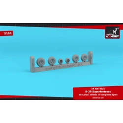 Armory AW14325 - 1/72 B-29 Superfortress late production wheels w/weighted tyres