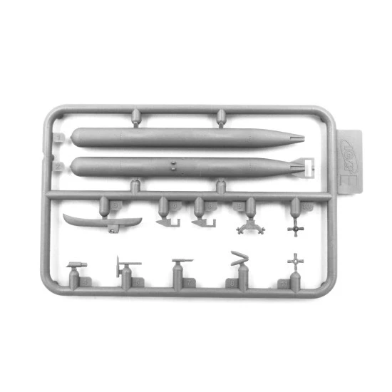 ICM 72030 - 1/72 Tu-2T. Soviet torpedo aircraft, scale plastic model kit