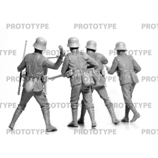 ICM 35722 - 1/35 WWI German Infantry in armor, scale plastic model kit