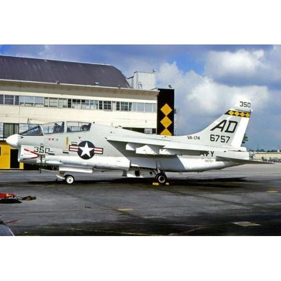 CAT4-R48073 - 1/48 TA-7C Corsair II intake (for Hobbyboss)