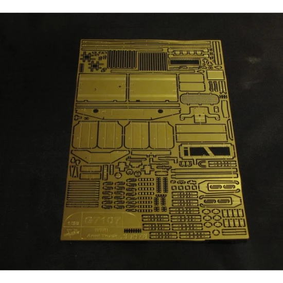 Vmodels 35078 - 1/35 G7107 World War 2 Army Truck, photo-etched board