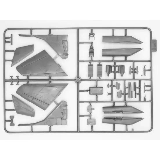 ICM DS7203 1/72 Soviet military airfield 1980s Mig-29 9-13, ZiL-131Soviet PAG-14