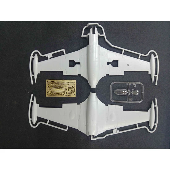 Mikro Mir 48-020 - 1/48 - De Havilland DH.112 Venom. Plastic model kit