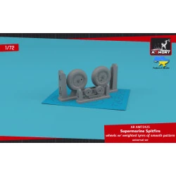 Armory AW72425 1/72 Supermarine Spitfire wheels w/ weighted tyres of smooth pattern & covered hubs