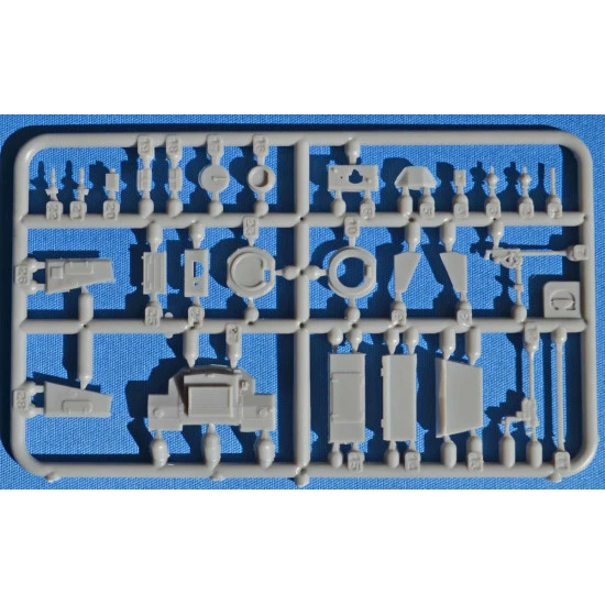 ACE 72457 - 1/72 - Eland-90 Light Armoured Car (4x4).