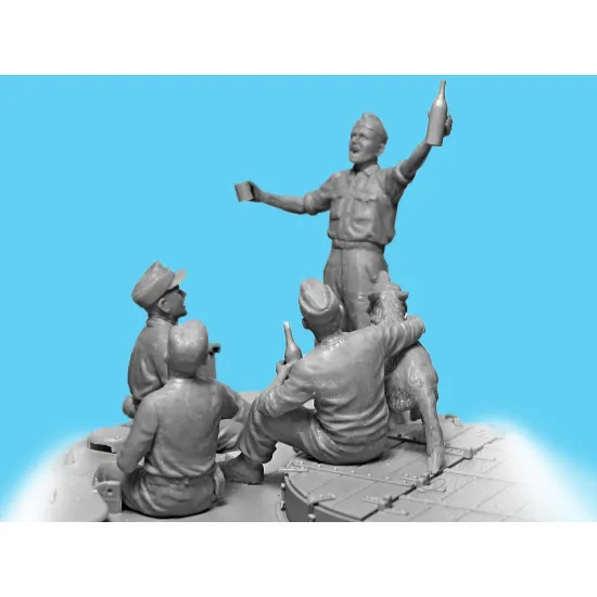 Prost Between Battles on Bergepanther Plastic Model Kit Scale 1/35 ICM 35343