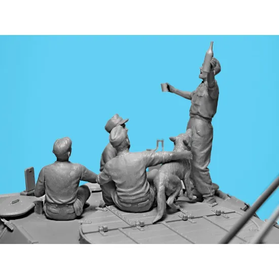 Prost Between Battles on Bergepanther Plastic Model Kit Scale 1/35 ICM 35343