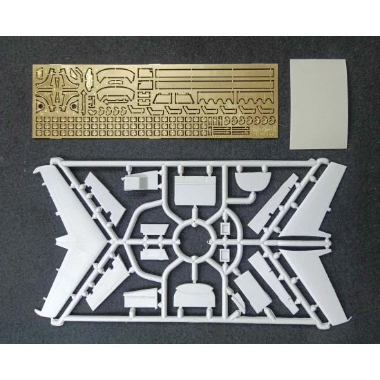 Mikro Mir 72-025 - 1/72 - Martin XB-51 Plastic model kit