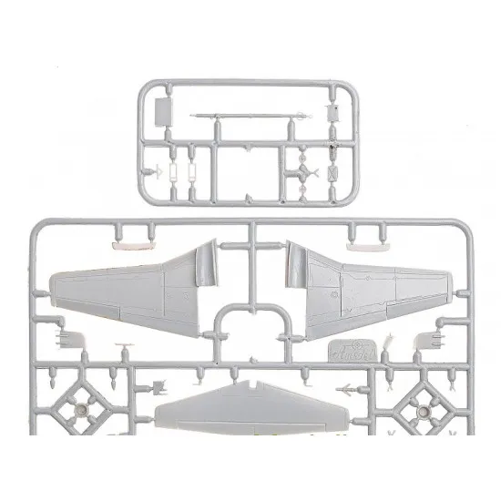 MiG-AT (late) Russian modern trainer aircraft 1/72 Amodel 72128