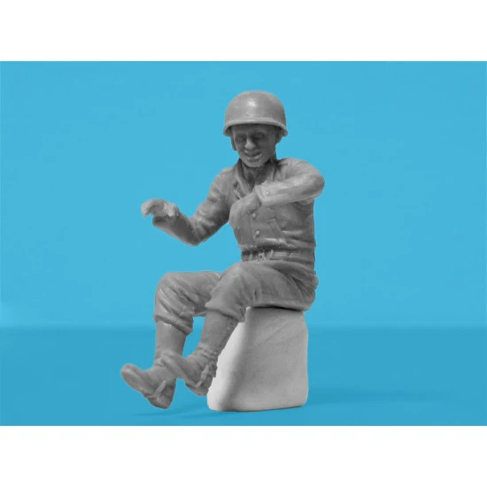 ICM 35599 - 1/35 WWII US Military Patrol. G7107 with MG M1919A4 4 figure + truck